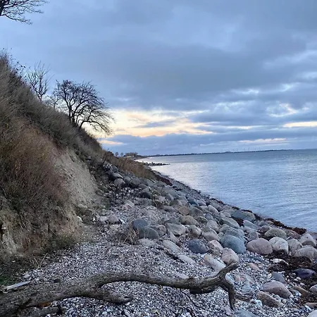 6 Person In Sydals-by Traum